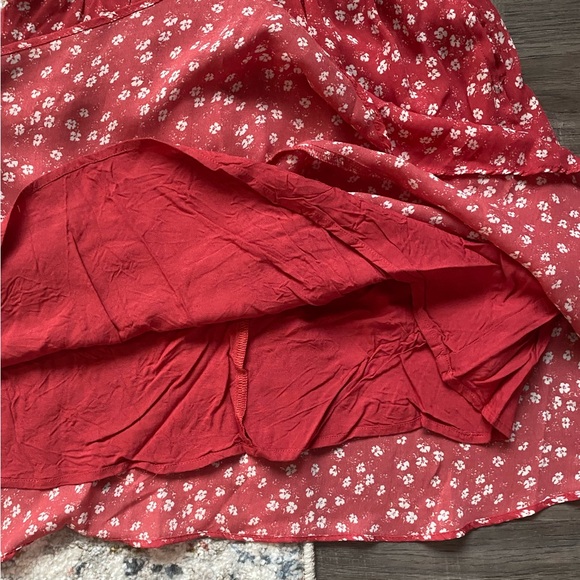 Abercrombie & Fitch Red and White Floral Chiffon Flutter Short Sleeve Mini Dress - Picture 3 of 5
